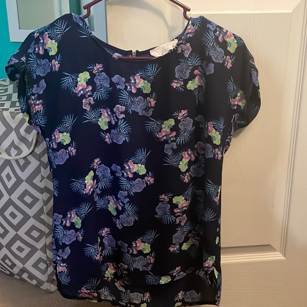 Pink Republic blue floral flowy blouse